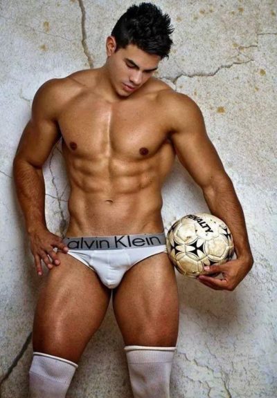 Read more about the article Rafael Albuccino Beefy Soccer Stud